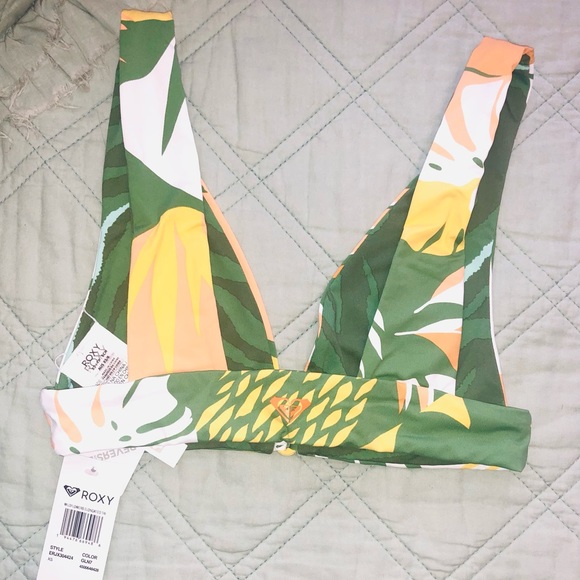 Reversible Roxy bikini top (UPDATED sizes) - Picture 4 of 5